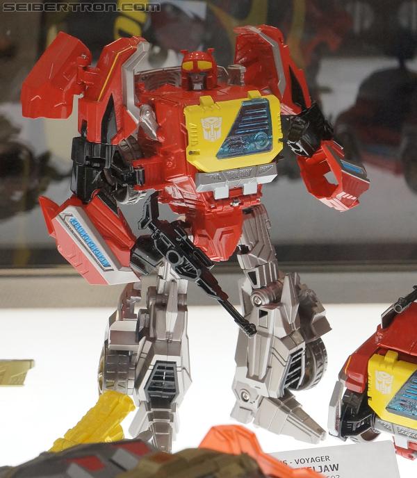 Transformers Generations: Fall of Cybertron Voyagers Wave 2 Released at Retail
