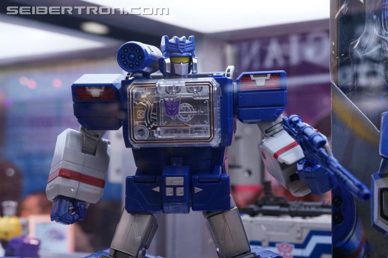 Transformers News: Transformers Titans Return Wave 2 Display at San Diego Comic Con #SDCC- Soundwave, Astrotrain, more