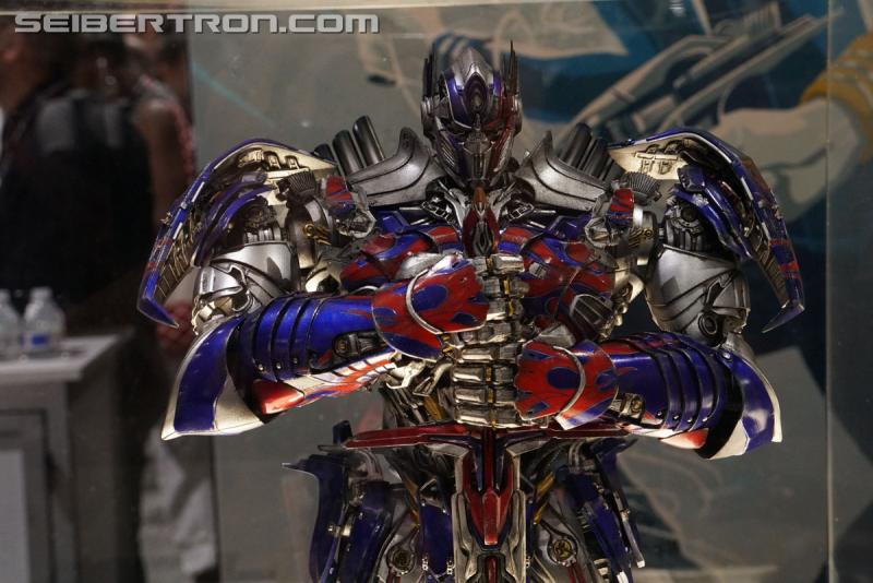 Transformers News: SDCC 2017: Gallery of Licensed Products with 3A, Jada Herocross Last Knight Toys and Flametoys Drift