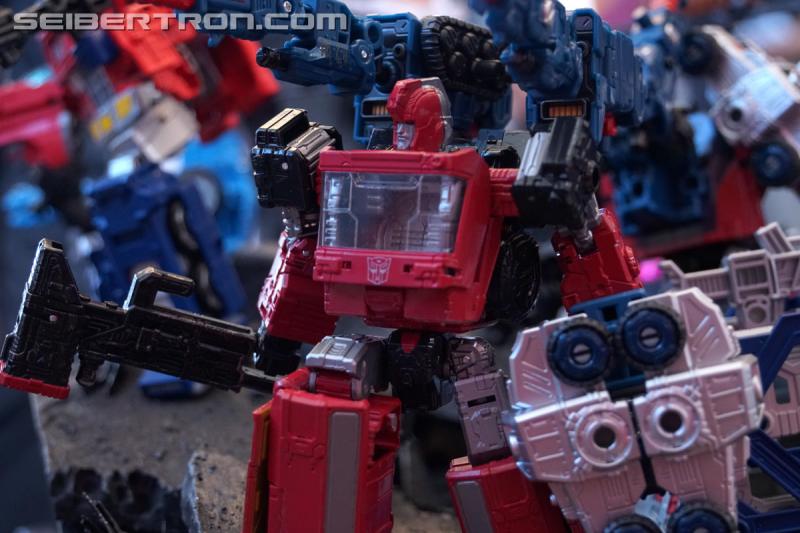 Transformers News: Gallery for Transformers War for Cybertron: Siege Display at