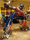 BotCon 2007: Movie Optimus Prime Statue - Transformers Event: DSC06645