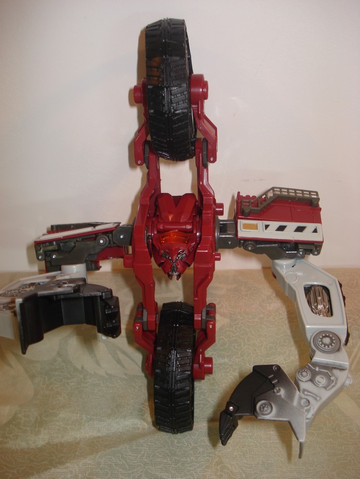New Images of ROTF Constructicon toy.