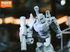 Images of Upcoming Blokees Model Kits Include IDW Megatron, G1 Megatron and More