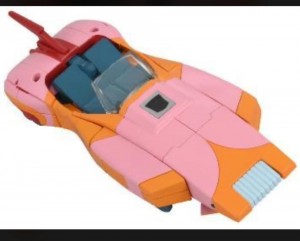 First Official Images of Missing Link G1 Arcee