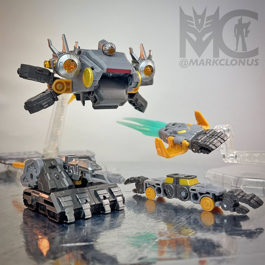 Transformers News: Twincast / Podcast Episode #385 "Glow in the Spark" Transformers News: Twincast / Podcast Episode #385 "Glow in the Spark"