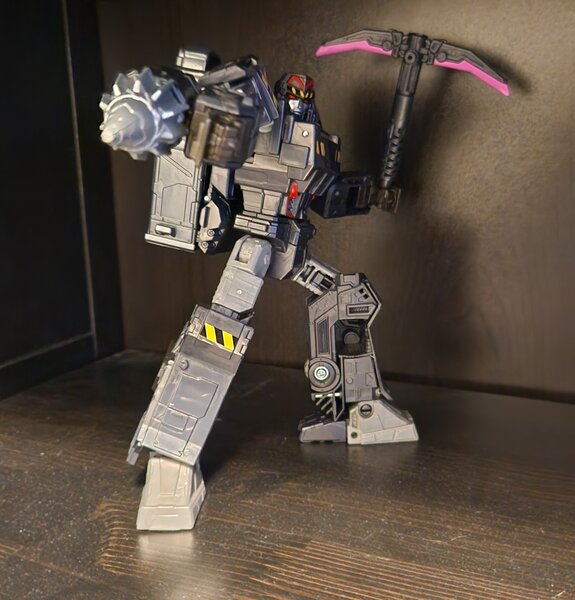 Miner Megatron 01 pose.jpg
