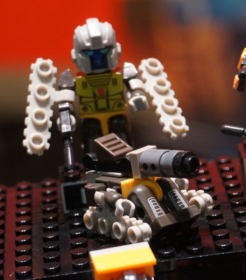 Hasbro Display: Kre-O