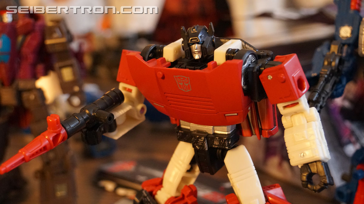 War for Cybertron Wave 1 Unboxing Event