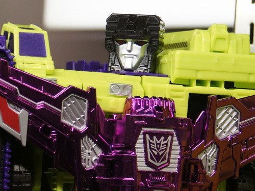 Hasbro Booth: Devastator, SDCC Devastator, and Combiner Hunters Arcee, Windblade and Chromia