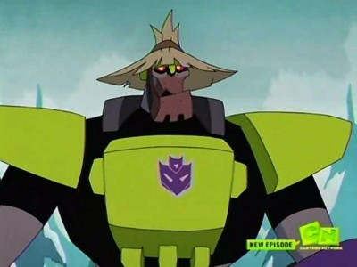 Scrapper wearing a straw hat