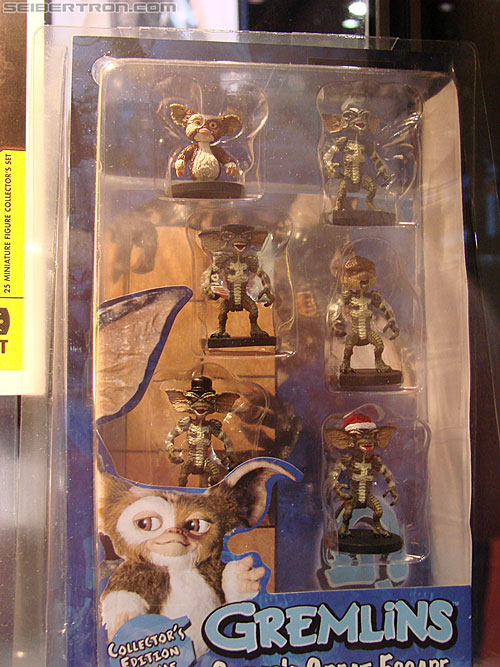 C2E2: Chicago Comic and Entertainment Expo - Transformers Event: Gremlins: Gizmo's Great Escape