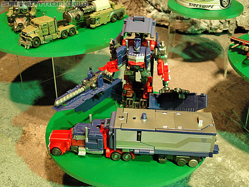 Toy Fair 2011: Transformers Cyberverse - Transformers Event: DSC05047
