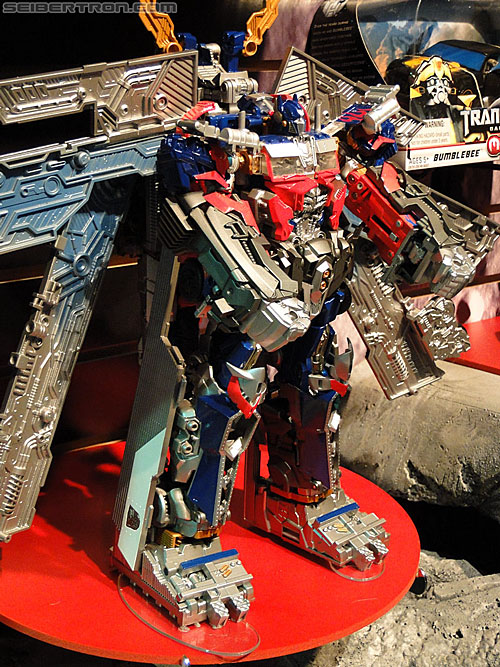 Toy Fair 2011: Dark of the Moon "Mech Tech" - Transformers Event: DSC04914