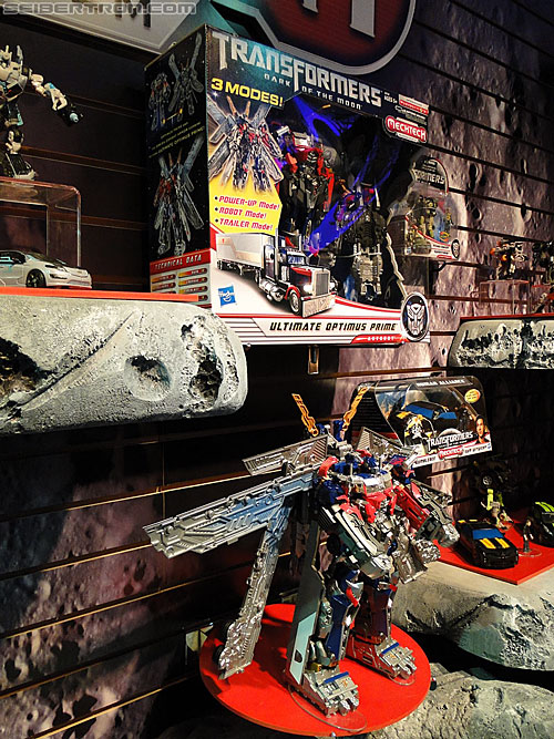 Toy Fair 2011: Dark of the Moon "Mech Tech" - Transformers Event: DSC04918