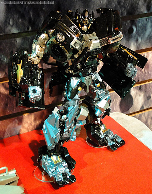 Toy Fair 2011: Dark of the Moon "Mech Tech" - Transformers Event: DSC04939a