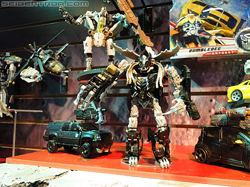 Toy Fair 2011: Dark of the Moon "Mech Tech" - Transformers Event: DSC04955
