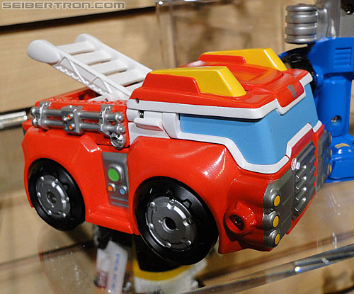 Toy Fair 2011: Playskool Heroes Transformers Rescue Bots - Transformers Event: DSC05185a