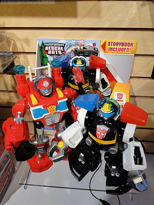 Toy Fair 2011: Playskool Heroes Transformers Rescue Bots - Transformers Event: DSC05193