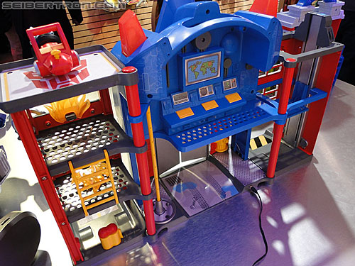 Toy Fair 2011: Playskool Heroes Transformers Rescue Bots - Transformers Event: DSC05209