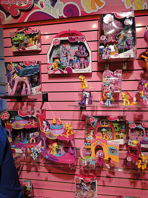 Toy Fair 2011: Miscellaneous - Transformers Event: DSC05163