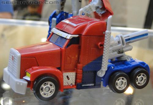 Botcon 2011: Transformers Prime Toys - Transformers Event: DSC10013