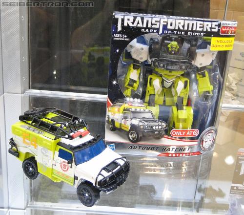 Botcon 2011: Transformers Retail Exclusives Display Area - Transformers Event: DSC09834