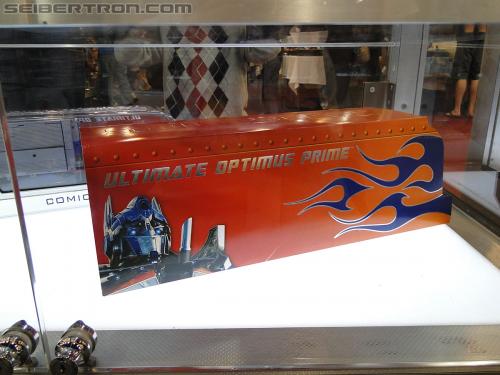 Botcon 2011: Transformers Retail Exclusives Display Area - Transformers Event: DSC10009