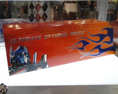 Botcon 2011: Transformers Retail Exclusives Display Area - Transformers Event: DSC10010