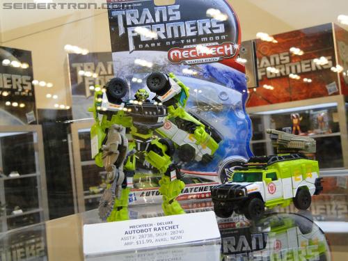 Botcon 2011: Dark of the Moon MechTech Display Area - Transformers Event: Mechtech-002