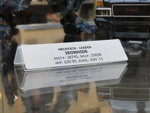 Botcon 2011: Dark of the Moon MechTech Display Area - Transformers Event: Mechtech-018