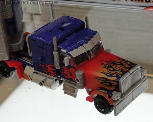 Botcon 2011: Dark of the Moon MechTech Display Area - Transformers Event: Mechtech-035