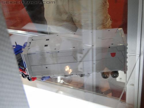 Botcon 2011: Dark of the Moon MechTech Display Area - Transformers Event: Mechtech-078