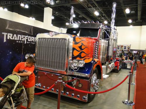 Botcon 2011: Vehicles @ BotCon 2011 - Transformers Event: Vehicles-013