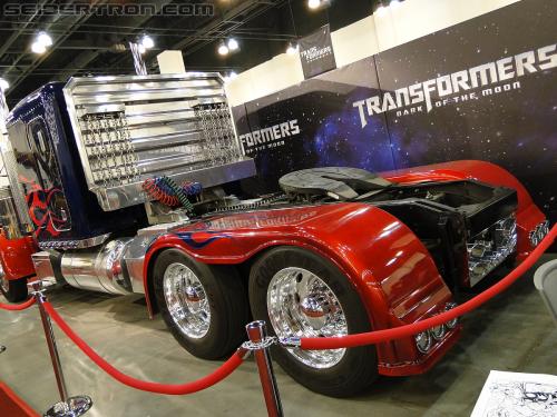 Botcon 2011: Vehicles @ BotCon 2011 - Transformers Event: Vehicles-016