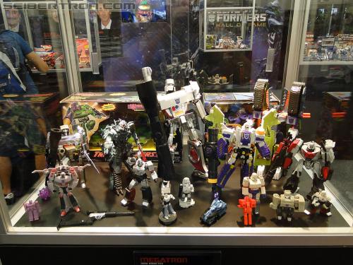 Botcon 2011: Hall of Fame Display Area - Transformers Event: DSC00548