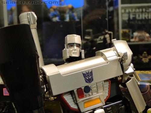 Botcon 2011: Hall of Fame Display Area - Transformers Event: DSC00550