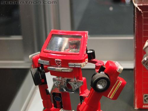 Botcon 2011: Hall of Fame Display Area - Transformers Event: DSC00555