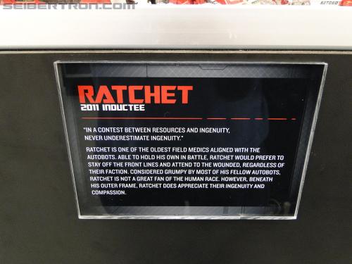 Botcon 2011: Hall of Fame Display Area - Transformers Event: DSC00560