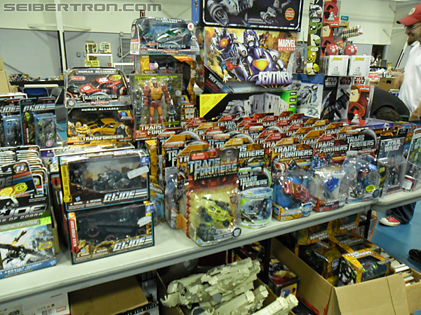 Victoria's Ultimate Hobby and Toy Fair 2011: Miscellaneous - Transformers Event: PreShow-011