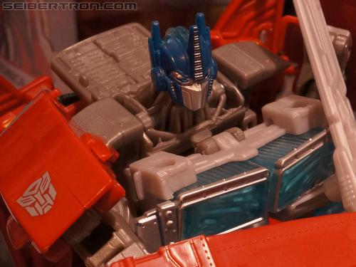 Toy Fair 2012: Transformers Prime Robot in Disguise - Transformers Event: DSC05085a