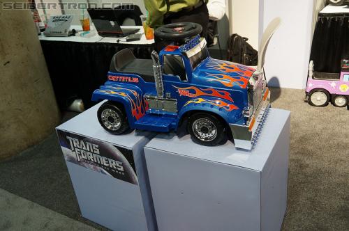 Toy Fair 2012: General Toy Fair 2012 Gallery from Javits Center - Transformers Event: DSC05572