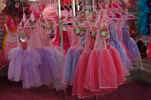 Toy Fair 2012: General Toy Fair 2012 Gallery from Javits Center - Transformers Event: DSC05867