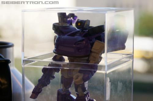 BotCon 2012: Customizing Class - Transformers Event: DSC05706