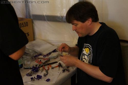 BotCon 2012: Customizing Class - Transformers Event: DSC05728