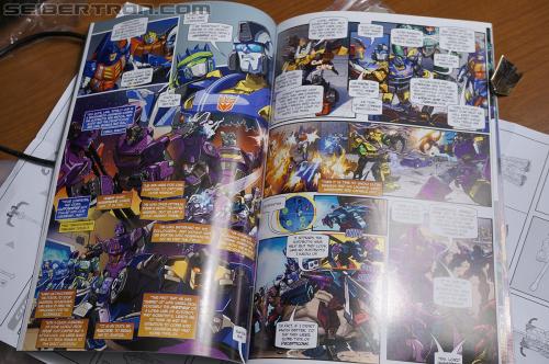 BotCon 2012: Exclusives - Transformers Event: DSC05778