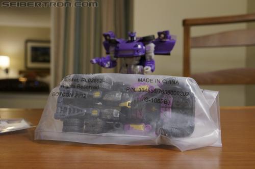 BotCon 2012: Exclusives - Transformers Event: DSC05901