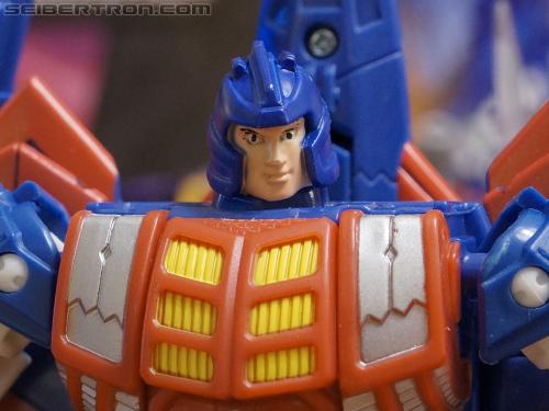 BotCon 2012: Exclusives - Transformers Event: DSC05998a