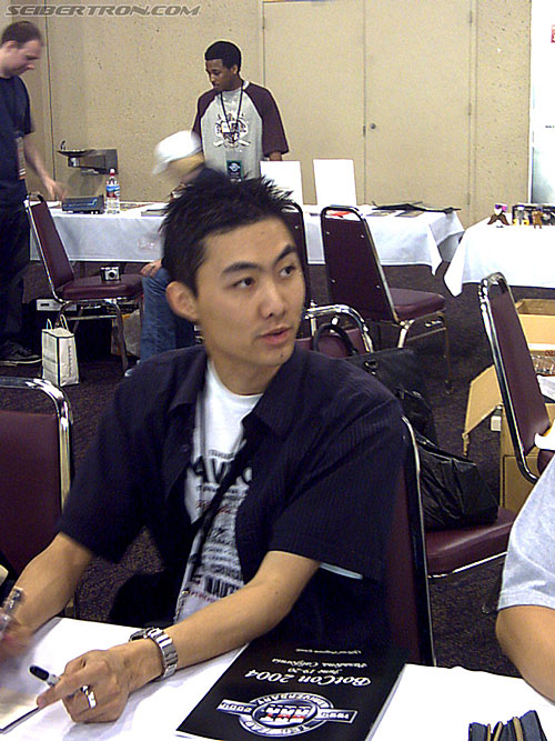 BotCon 2004: Dreamwave Crew - Transformers Event: Seibertron's NgBoy aka Joe Ng signing autographs