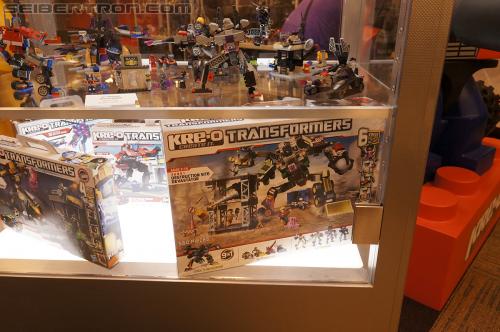 BotCon 2012: Transformers Kre-o product display - Transformers Event: DSC06362