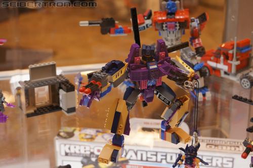 BotCon 2012: Transformers Kre-o product display - Transformers Event: DSC06380